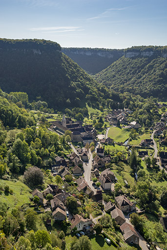 abbaye Saint-Pierre, actuellement église paroissiale Saint-Jean-Baptiste, habitation et musée