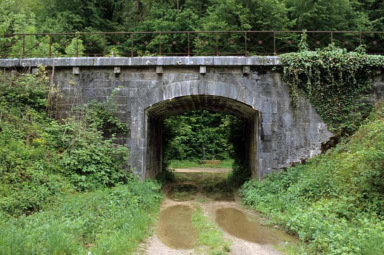 pont ferroviaire (voie ferrée Andelot - La Cluse)