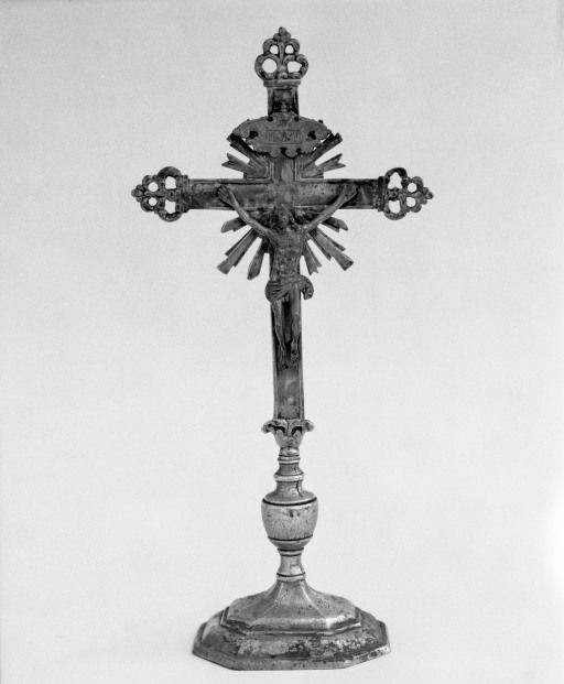 croix d'autel