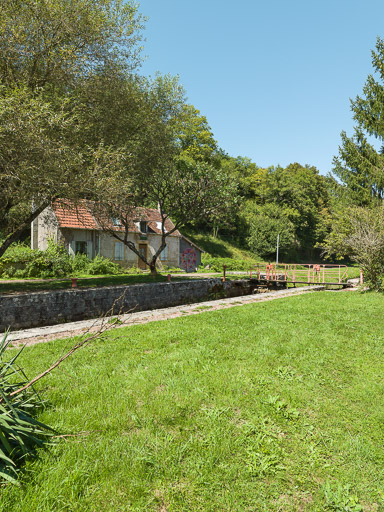 site de l'écluse 45 du versant Seine, dite d'Armes (canal du Nivernais)