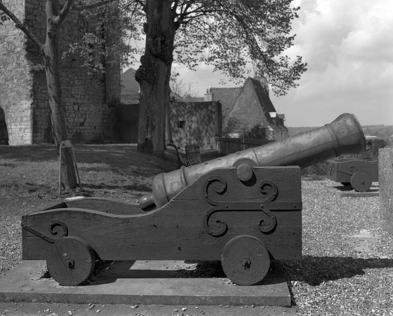 château fort, château actuellement musée Baron Martin