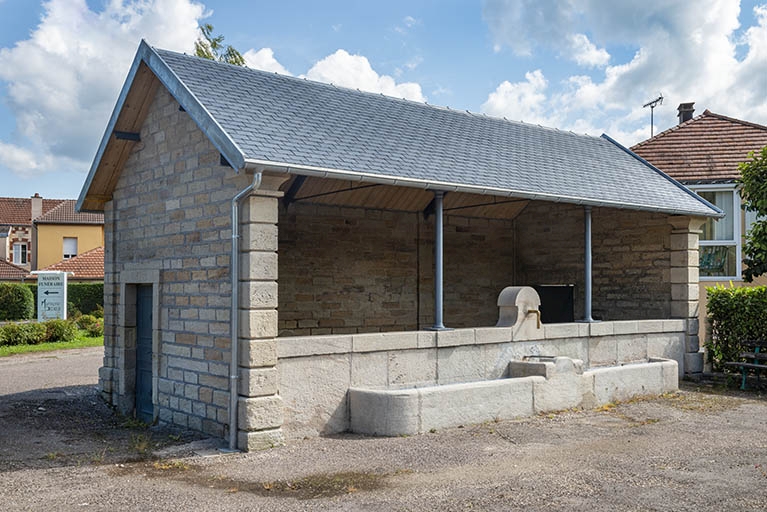 fontaine-lavoir de la gare