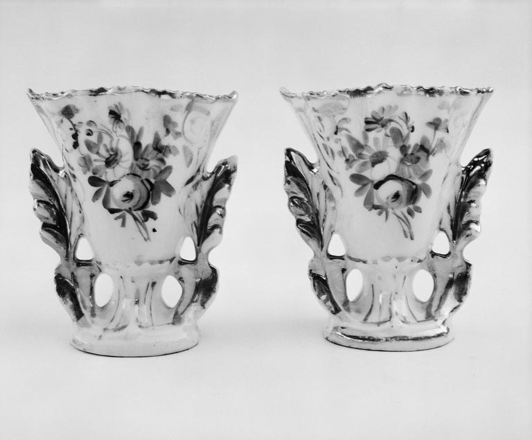 paire de vases à fleurs (n° 1)