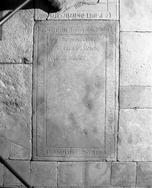 dalle funéraire