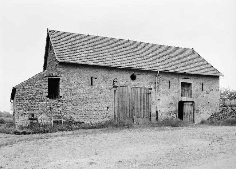 les maisons et les fermes de Thury
