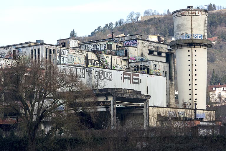 usine à papier de la société des Papeteries Bisontines, usine de fibres artificielles et synthétiques dite usine des Soieries puis de la Rhodiacéta