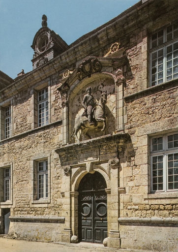 écuries du château de Chaumont-en-Charolais