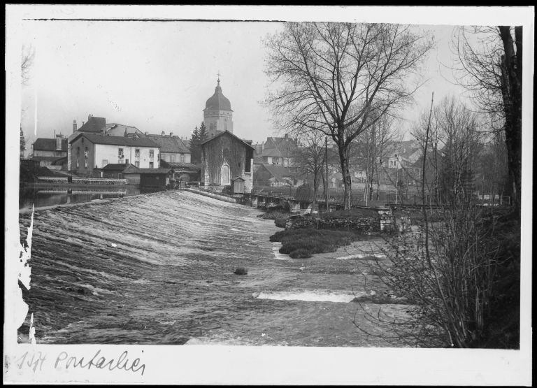 distillerie Pernod, puis chocolaterie et confiserie Peter, Cailler et Kohler, puis Sopad, actuellement Nestlé