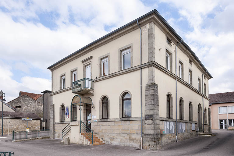 mairie-école de la commune d'Ormoy