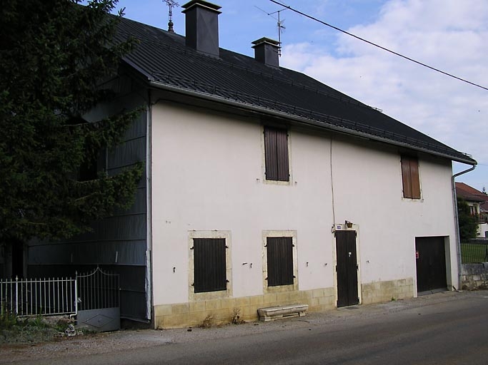 ferme, actuellement maison, café