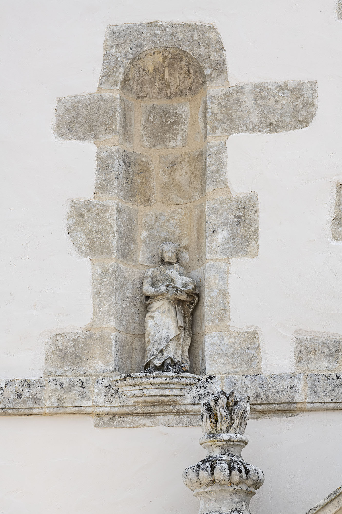 ensemble de deux statuettes : saint Benoit ; saint Jean-Baptiste
