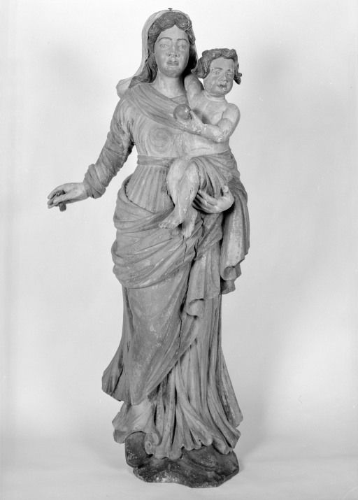 statue (petite nature) : Vierge à l'Enfant