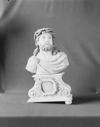 2 bustes-reliquaires : le Christ et la Vierge
