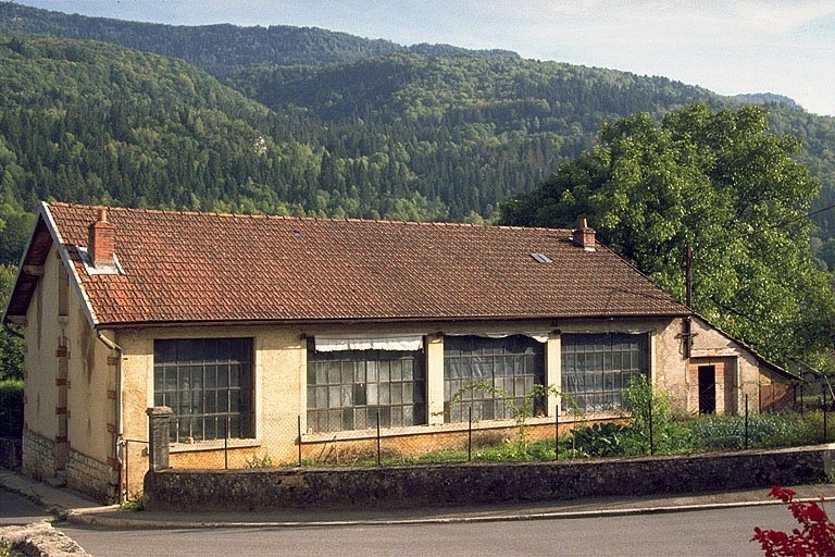 usine de taille de pierre pour la joaillerie et l'industrie dite diamanterie Dalloz-Bourguignon