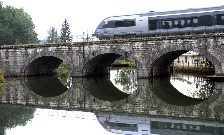 pont ferroviaire et viaduc des Gaudards (voie ferrée Andelot - La Cluse)