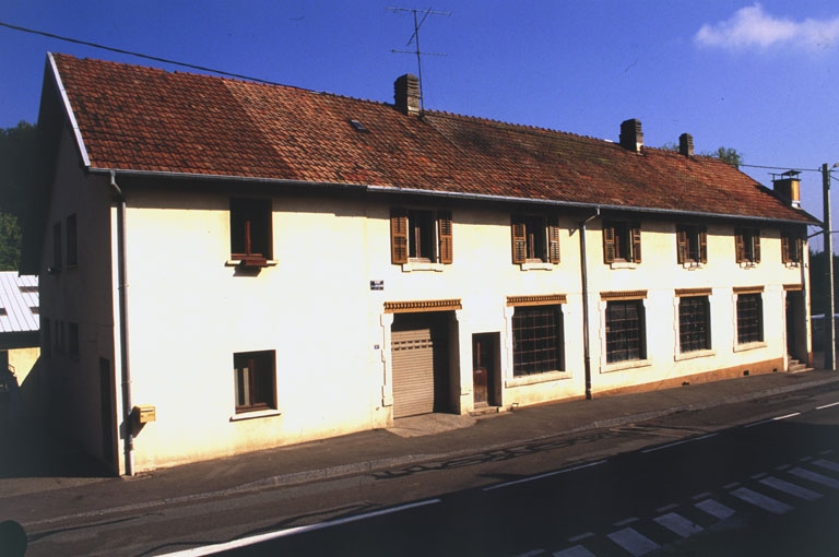 imprimerie Petitjean, puis usine de décolletage Brisebard, puis Vernier, actuellement Centre d'Aide par le Travail