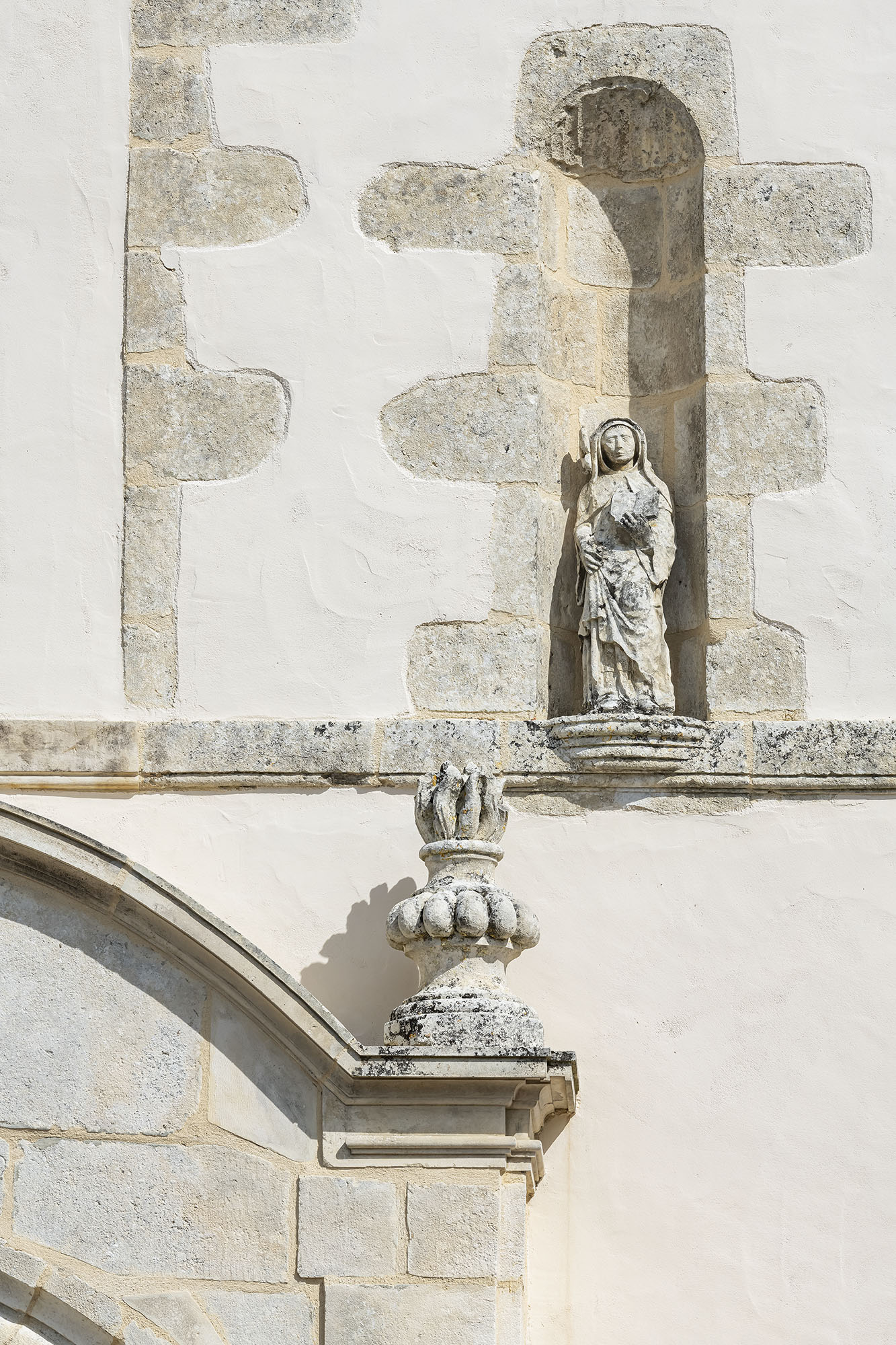 ensemble de deux statuettes : saint Benoit ; saint Jean-Baptiste