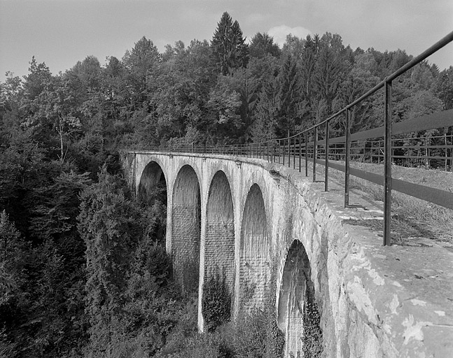 pont de chemin de fer dit viaduc du Nans