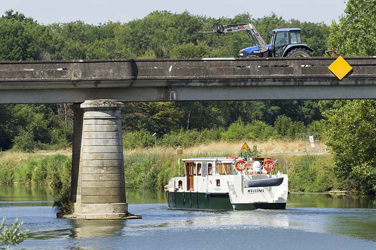 Les ponts de la Saône navigable en Bourgogne-Franche-Comté