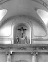 groupe sculpté : le Christ en croix, la Vierge et saint Jean