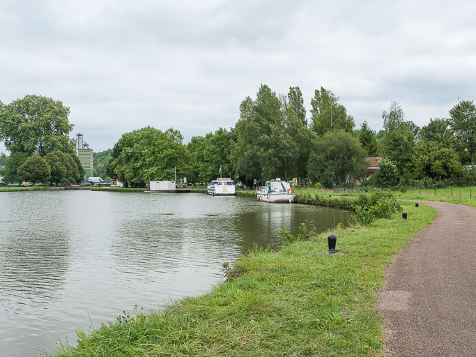 port de Coulanges ; gare d'eau (canal du Nivernais)