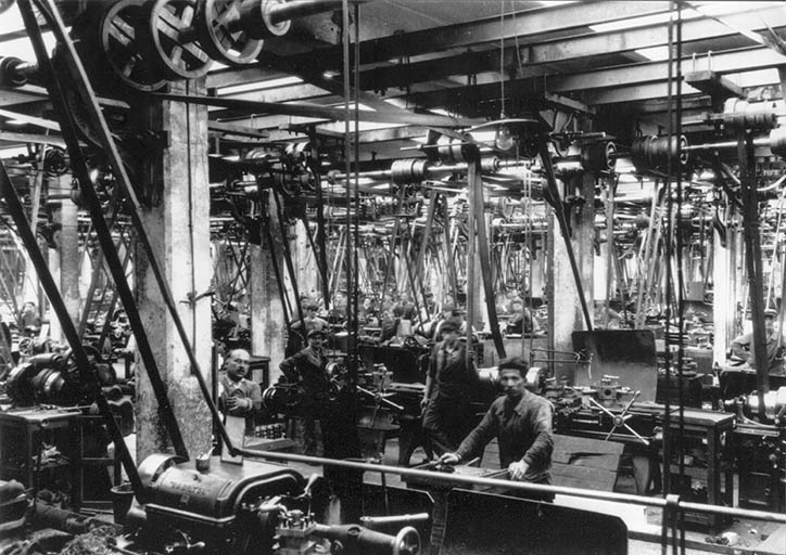 usine d'automobile Zedel, puis distillerie Pernot, usine de cycles Maire-Vuillemin