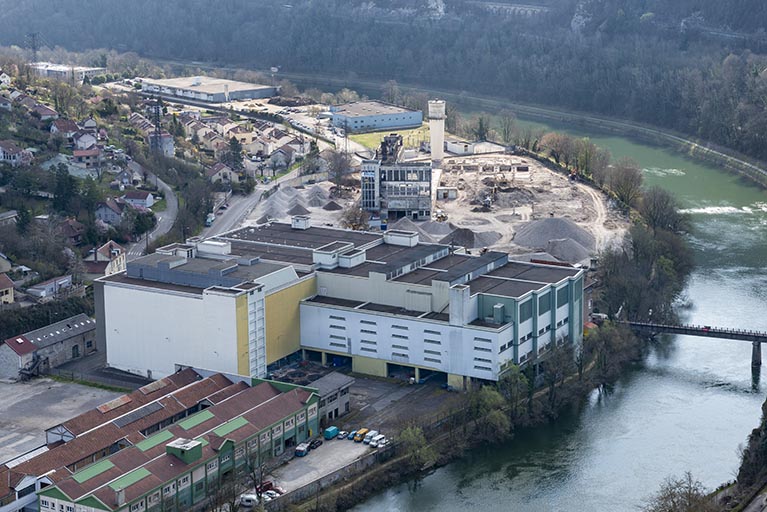usine à papier de la société des Papeteries Bisontines, usine de fibres artificielles et synthétiques dite usine des Soieries puis de la Rhodiacéta