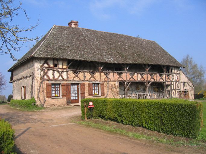 fermes, maisons et moulin à Baudrières