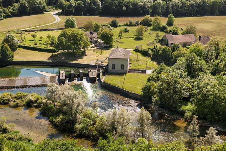 forges de Châtillon-sur-Lison, actuellement centrale hydroélectrique