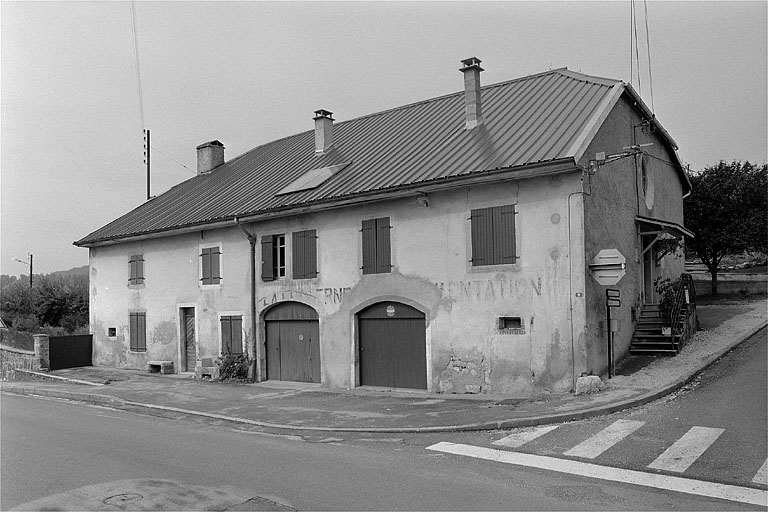 ferme, café, magasin de commerce de la Fraternelle