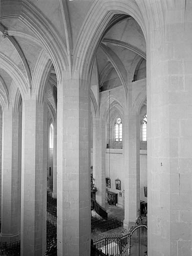 église abbatiale de l'abbaye Saint-Oyend, actuellement cathédrale Saint-Pierre, Saint-Paul et Saint-André