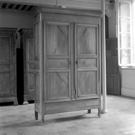 armoire à linge n° 16