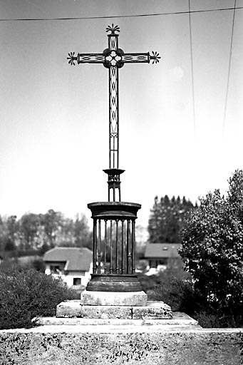 croix monumentale (croix de mission)