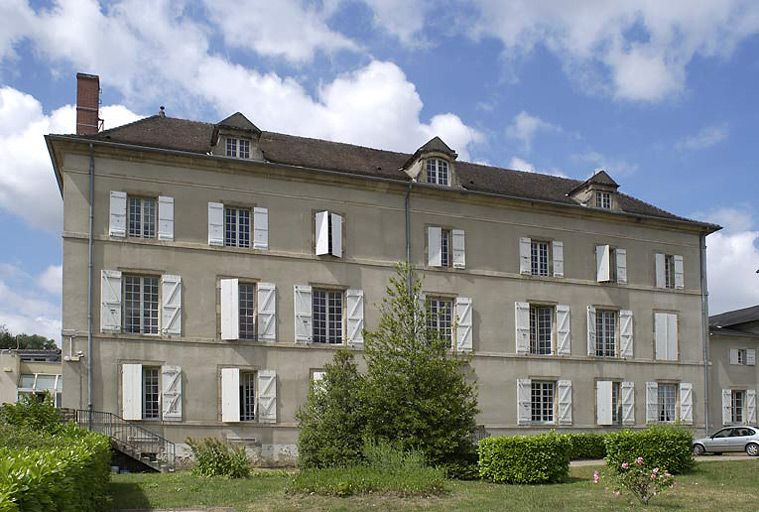 ancien hôpital, actuellement maison de retraite Georges Carthieux