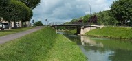 pont routier isolé de Saint-Rémy (canal de Bourgogne)