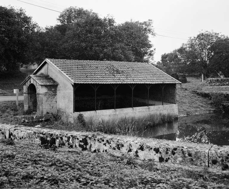 lavoir, fontaine et abreuvoir